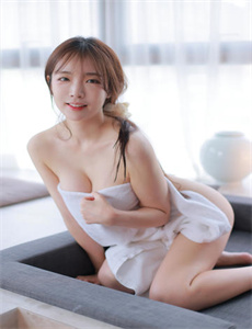25岁女高中生未增删翻译中文翻译英语樱花