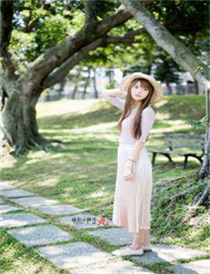 小峰由衣
