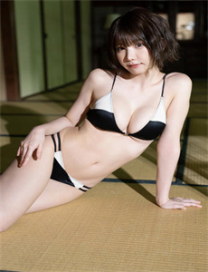 红色机尾