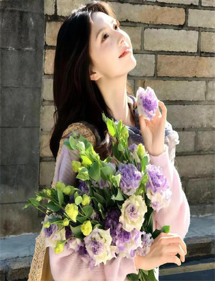 表演艺术解析：神奇女侠 第一季的群像表演的整体效果与个体特色 感受表演的情感力量